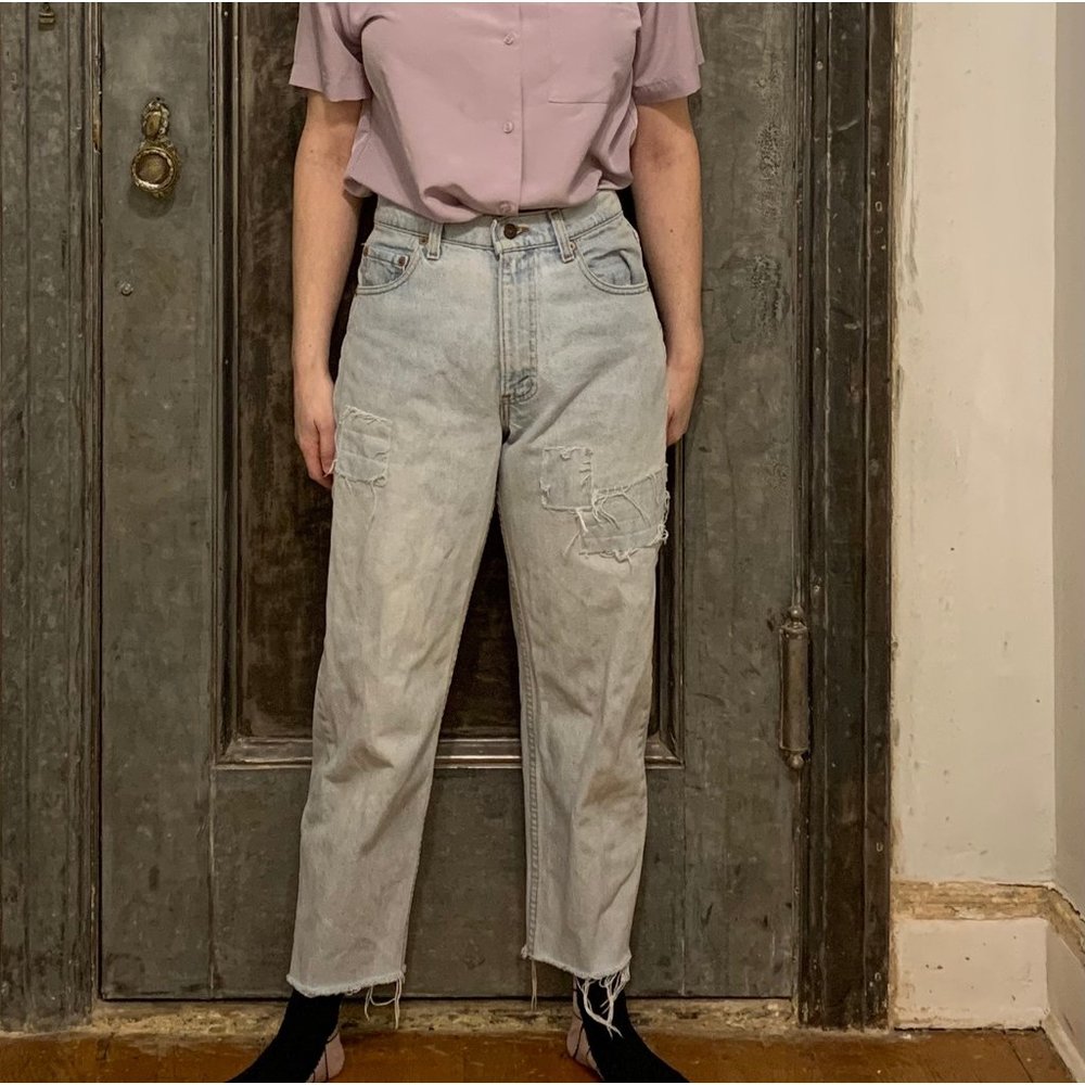 Vintage light wash Levis 550 cropped and patches design 90s Made in USA 30" - Picture 1 of 8